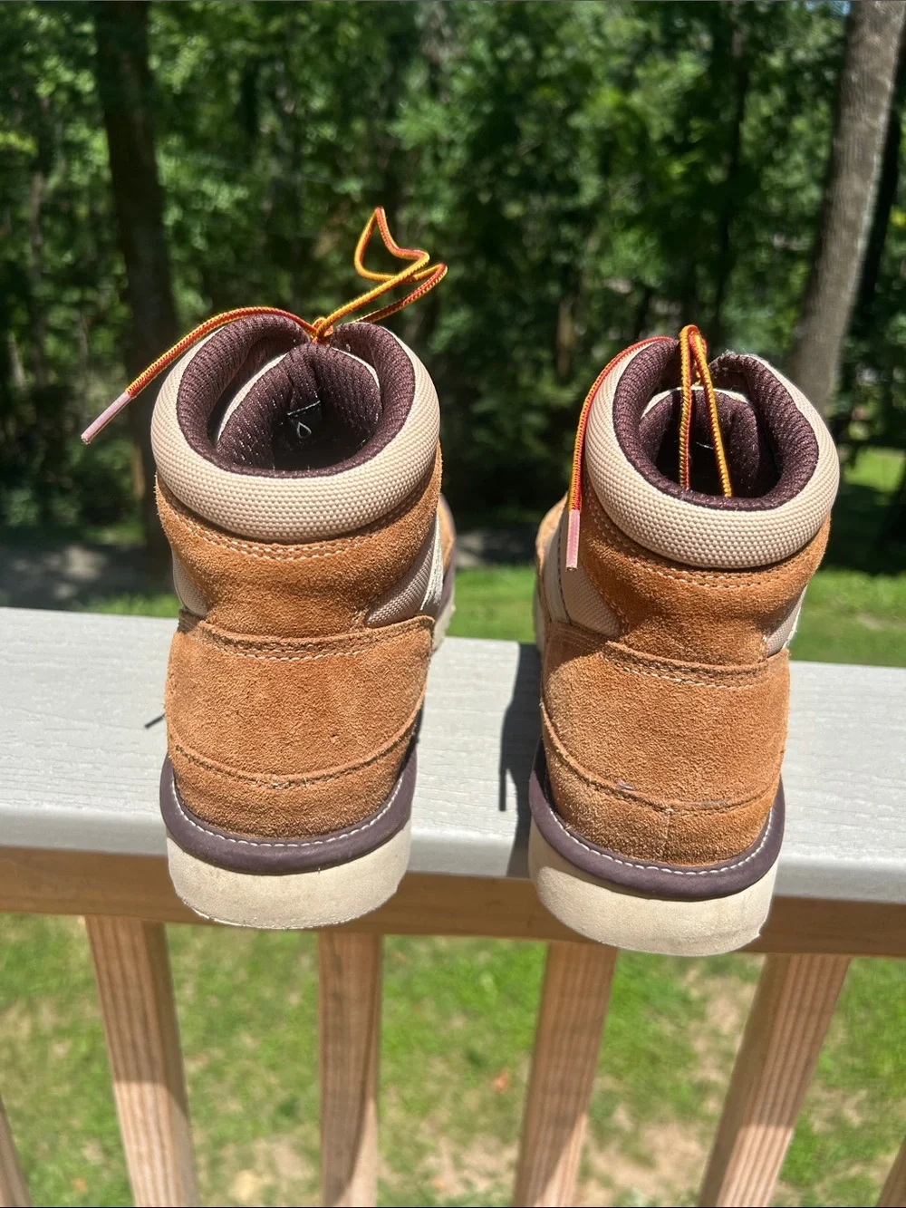 UGG Highland Hiker Boot - Chestnut size 10